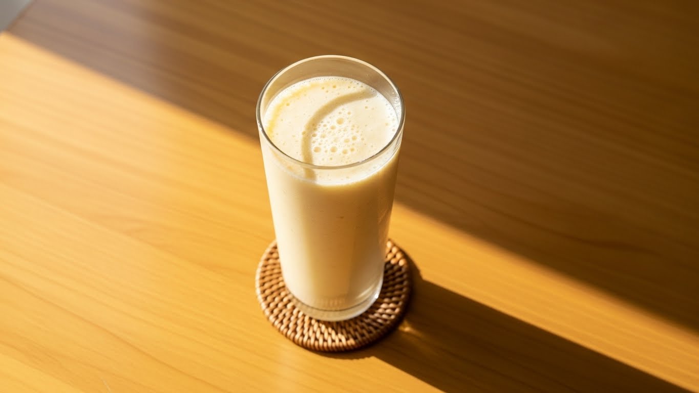 Shake de whey para emagrecer servido em um copo