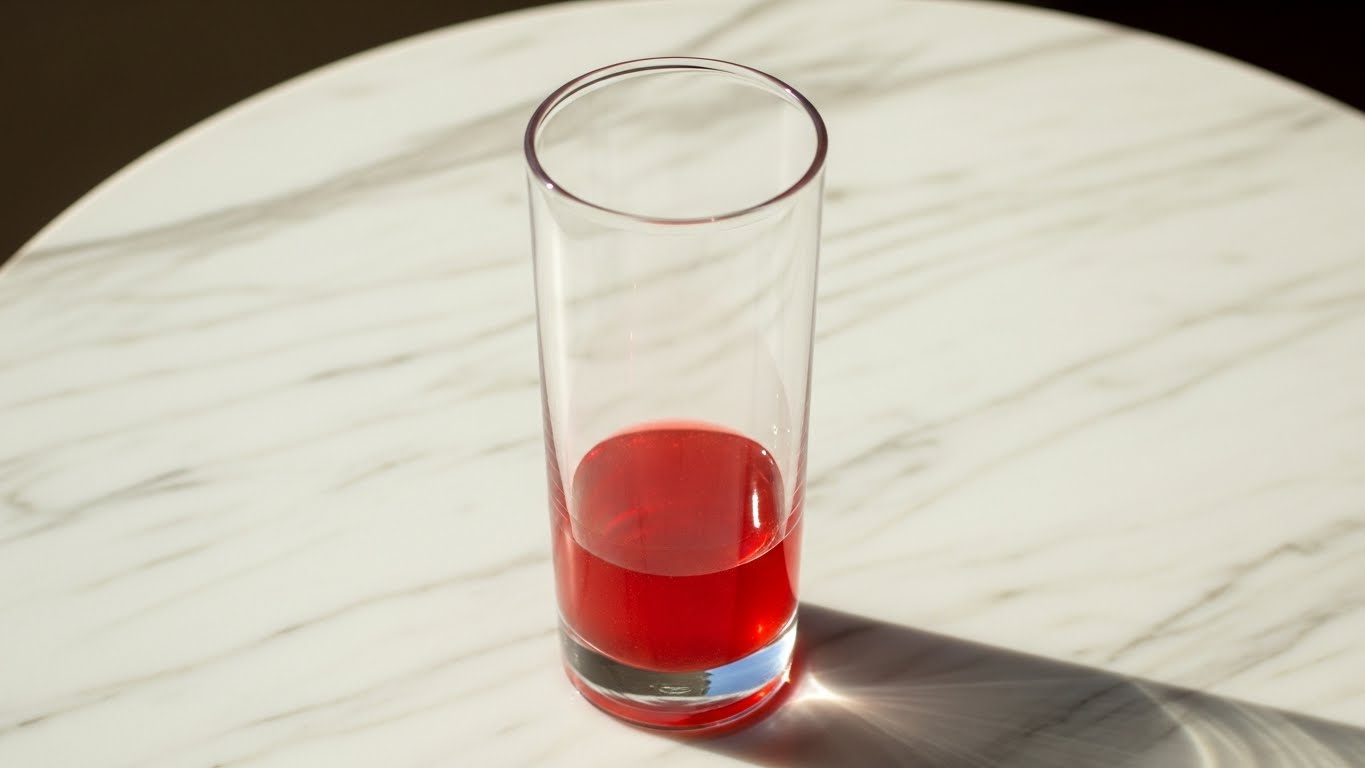 Xarope de morango na soda italiana