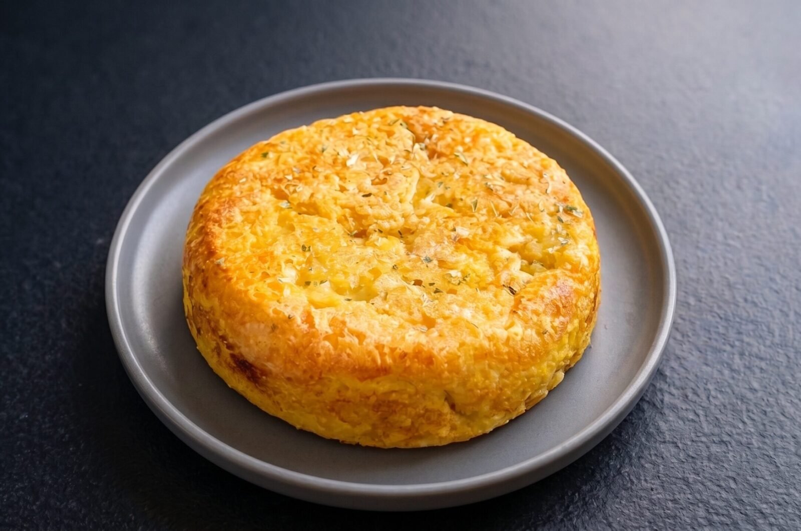 Pão de cuscuz na frigideira e recheado