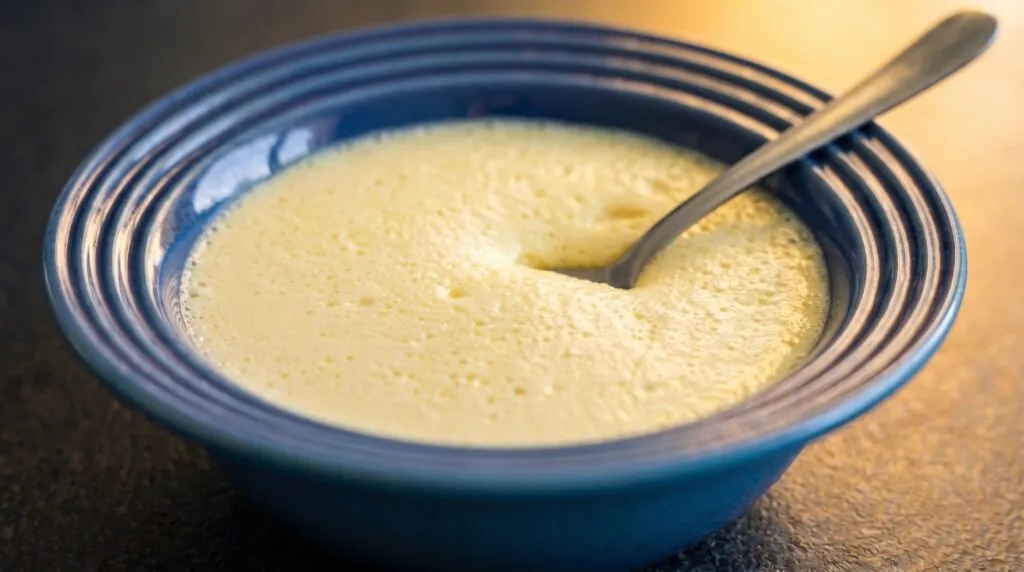 Mousse de abacaxi com gelatina